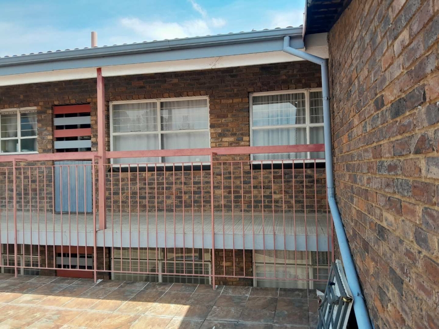 3 Bedroom Property for Sale in Brackendowns Gauteng