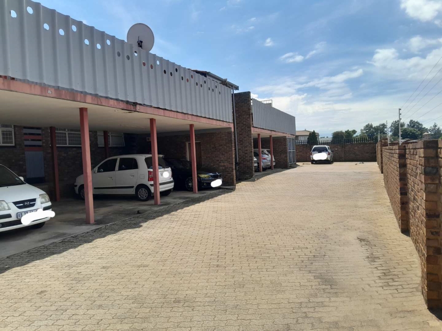 3 Bedroom Property for Sale in Brackendowns Gauteng