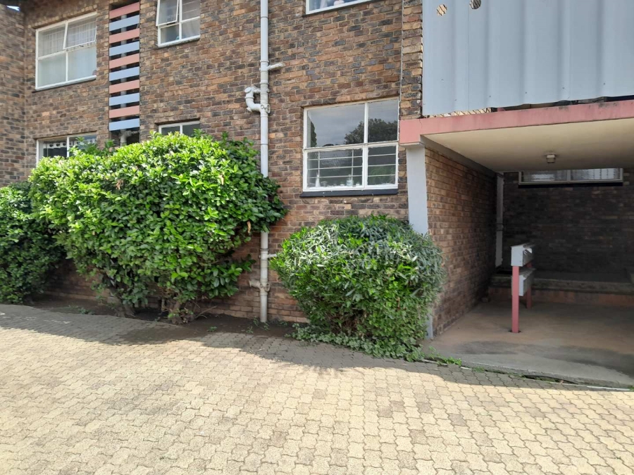3 Bedroom Property for Sale in Brackendowns Gauteng