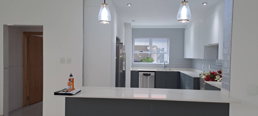 14 Bedroom Property for Sale in Bassonia Gauteng