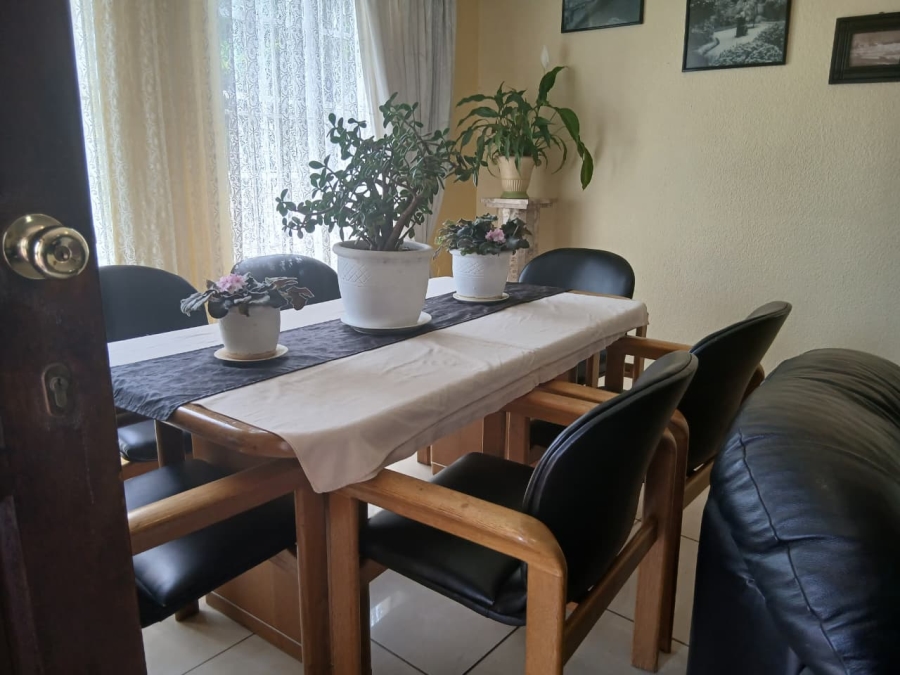 2 Bedroom Property for Sale in Albertsdal Gauteng