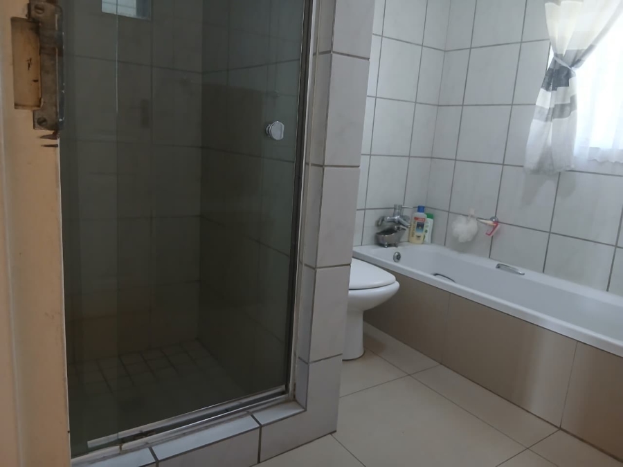 2 Bedroom Property for Sale in Albertsdal Gauteng