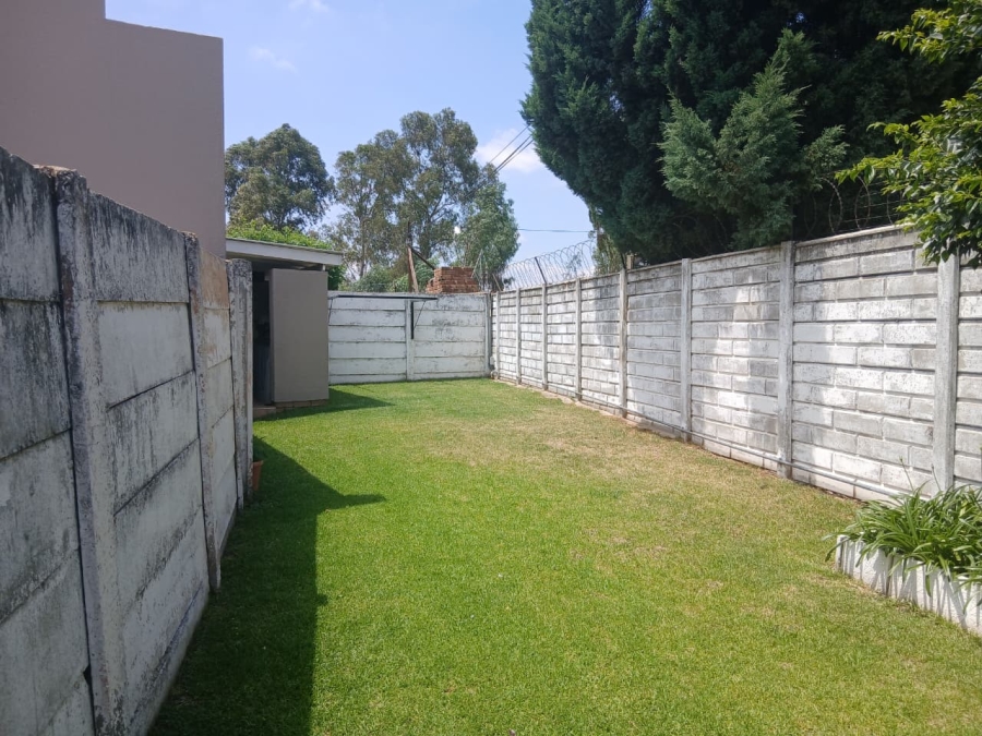2 Bedroom Property for Sale in Albertsdal Gauteng