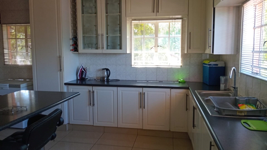 3 Bedroom Property for Sale in Brackendowns Gauteng