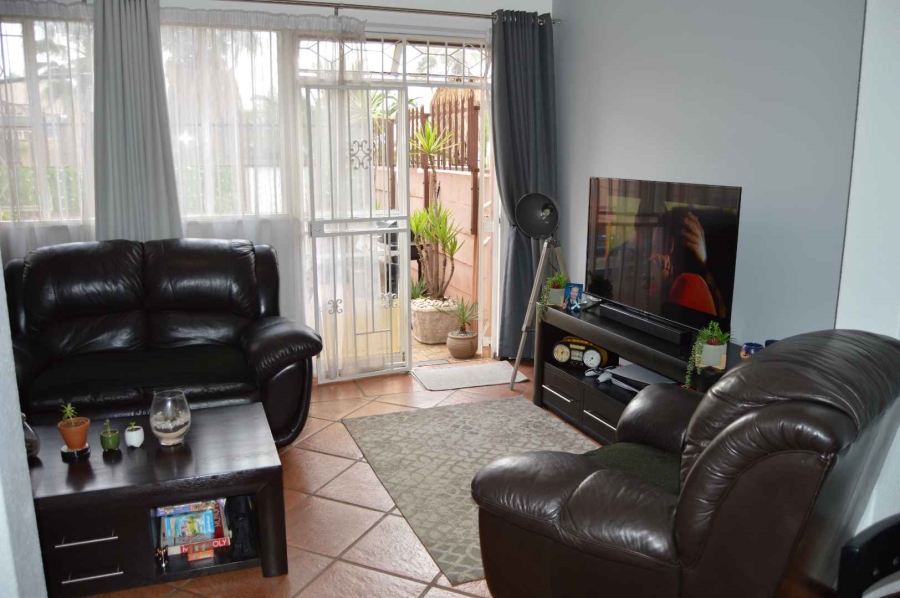 2 Bedroom Property for Sale in Brackenhurst Gauteng