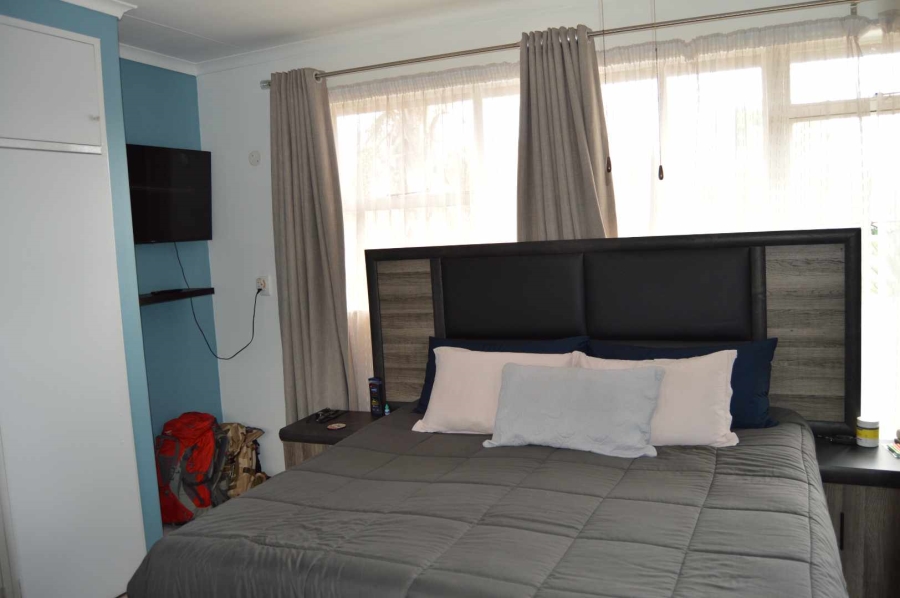 2 Bedroom Property for Sale in Brackenhurst Gauteng