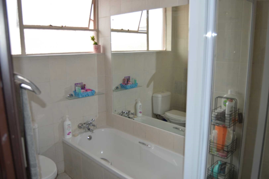 2 Bedroom Property for Sale in Brackenhurst Gauteng
