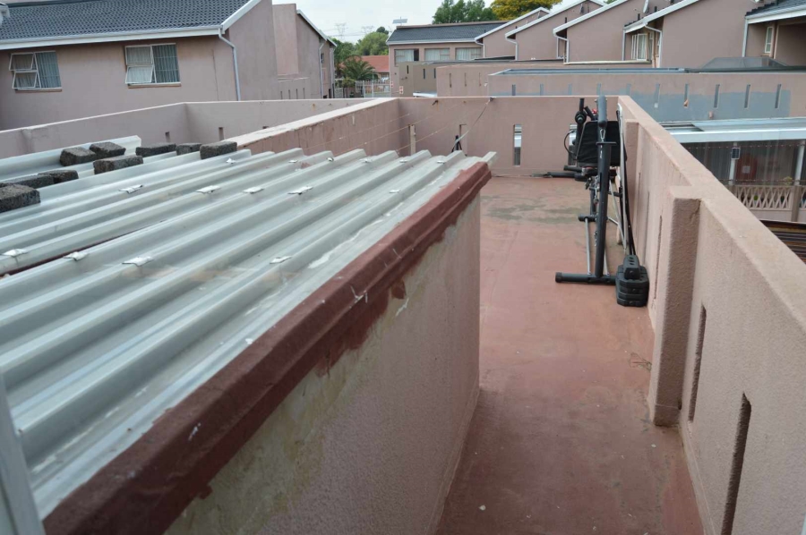 2 Bedroom Property for Sale in Brackenhurst Gauteng