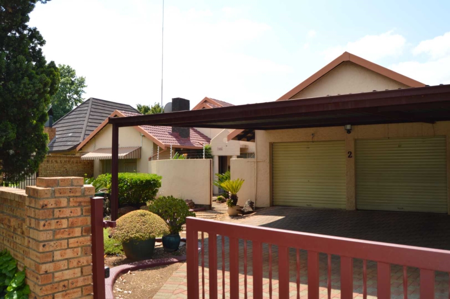 4 Bedroom Property for Sale in Brackenhurst Gauteng