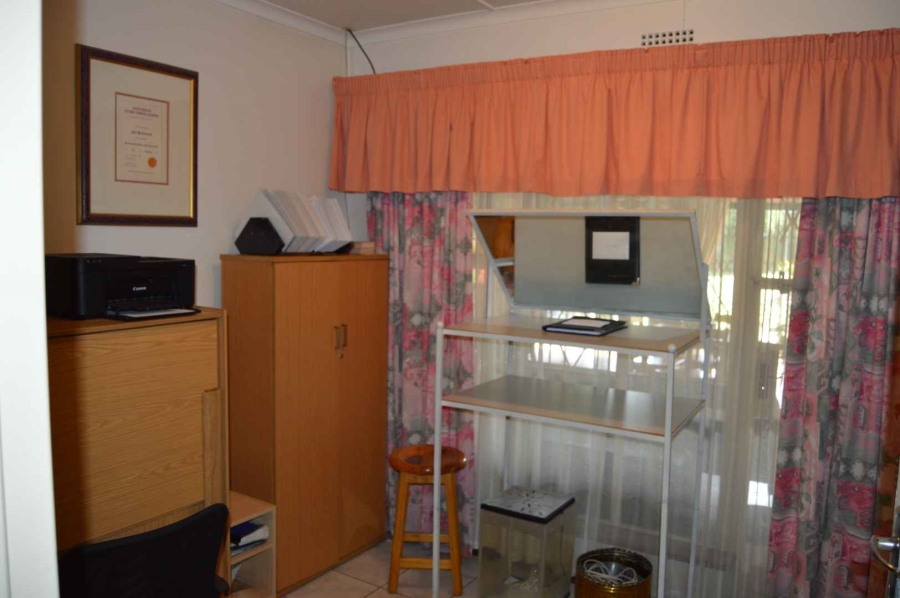 4 Bedroom Property for Sale in Brackenhurst Gauteng