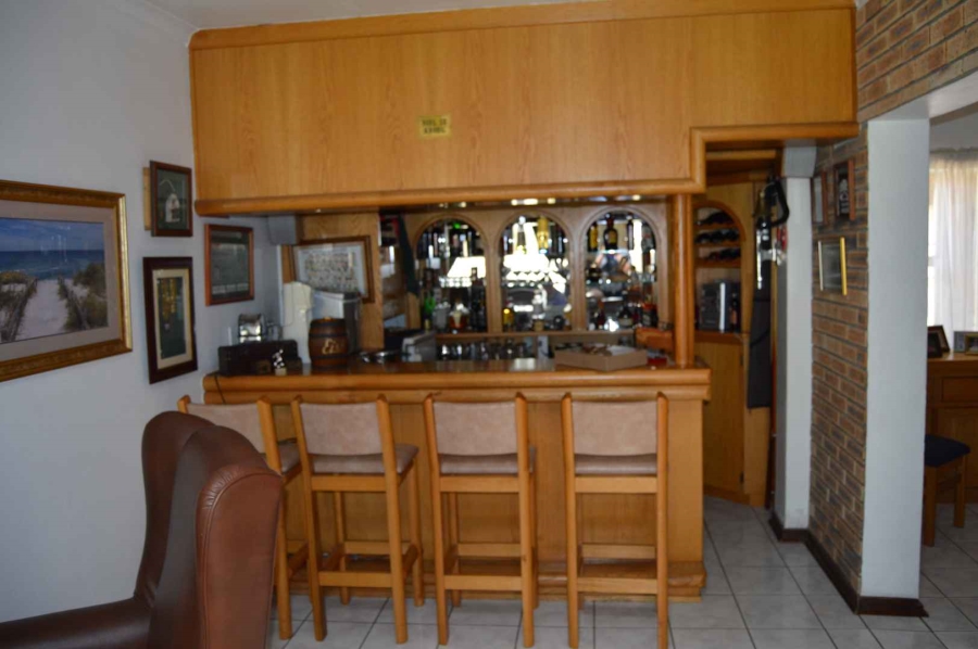 4 Bedroom Property for Sale in Brackenhurst Gauteng