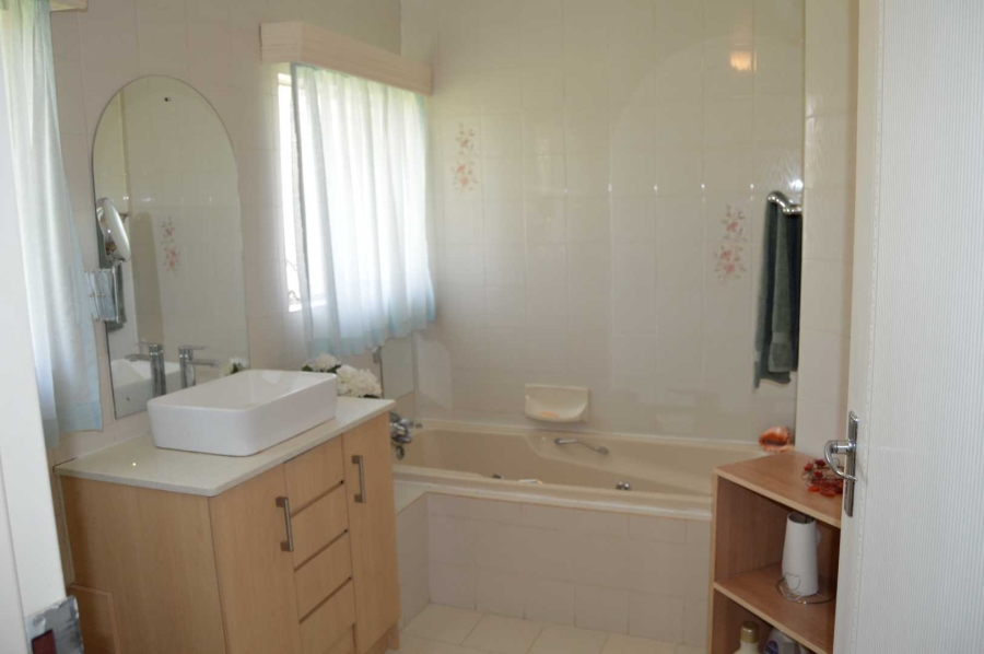 4 Bedroom Property for Sale in Brackenhurst Gauteng