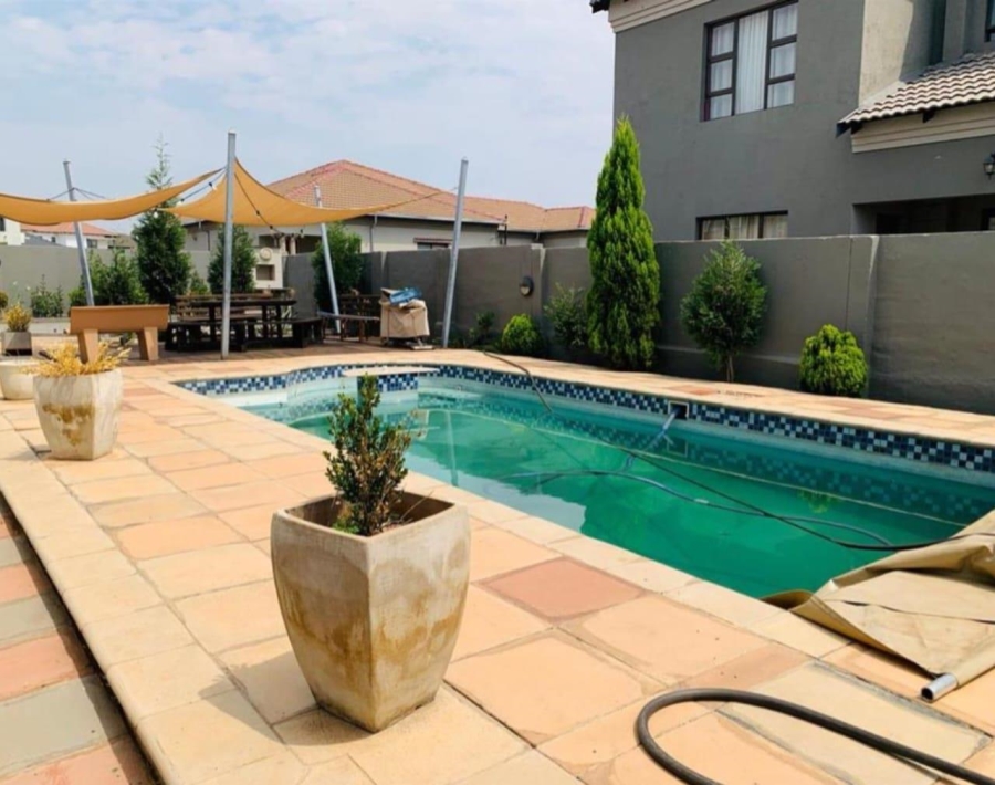 4 Bedroom Property for Sale in Theresa Park Gauteng