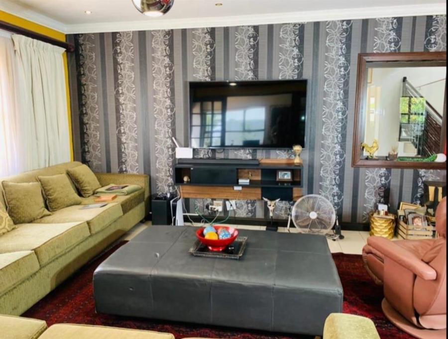 4 Bedroom Property for Sale in Theresa Park Gauteng