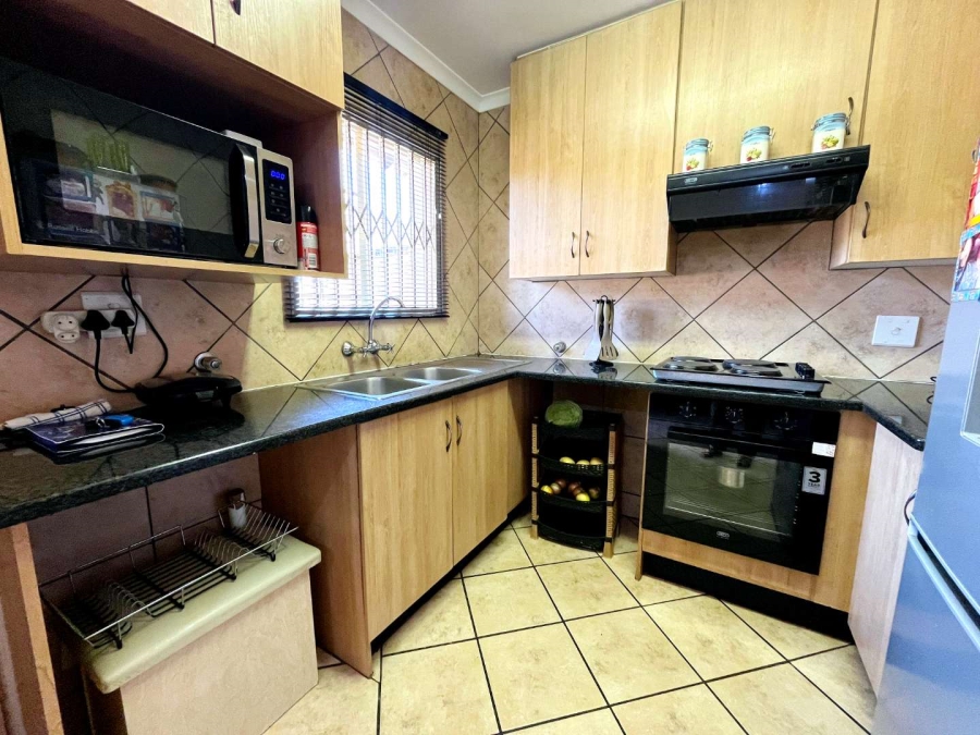 2 Bedroom Property for Sale in Willow Park Manor Gauteng
