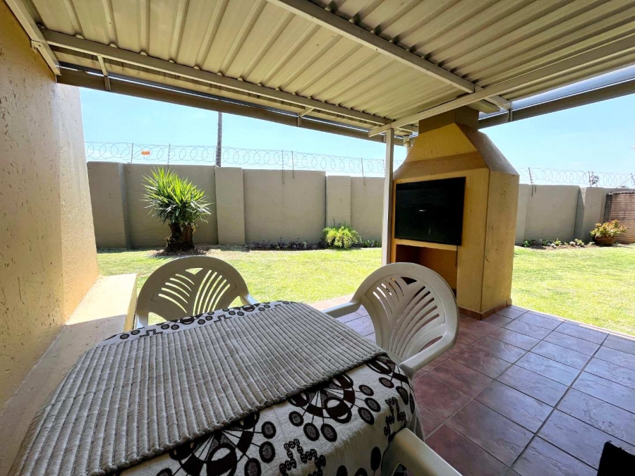 2 Bedroom Property for Sale in Willow Park Manor Gauteng