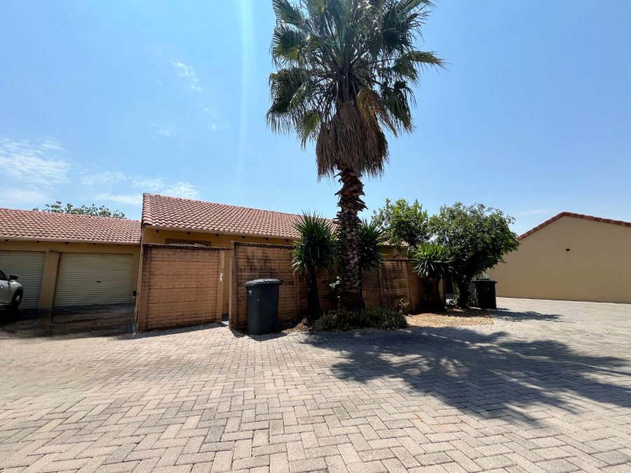 2 Bedroom Property for Sale in Willow Park Manor Gauteng