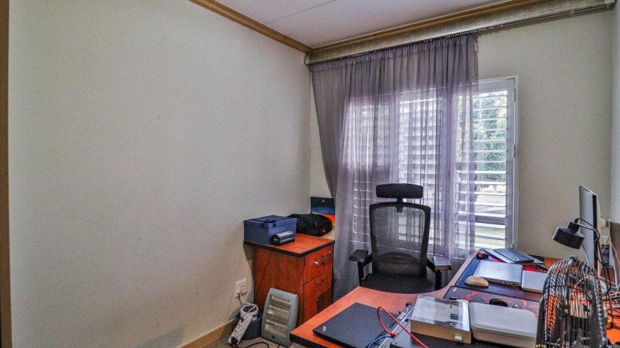 To Let 2 Bedroom Property for Rent in Broadacres Gauteng