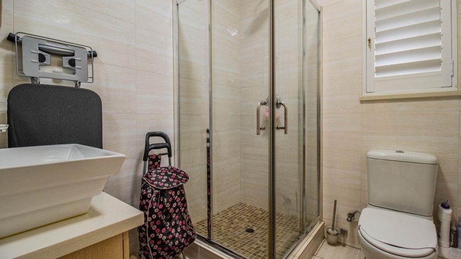 To Let 2 Bedroom Property for Rent in Broadacres Gauteng