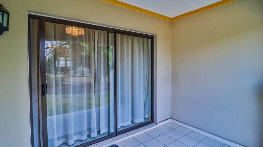 To Let 2 Bedroom Property for Rent in Broadacres Gauteng