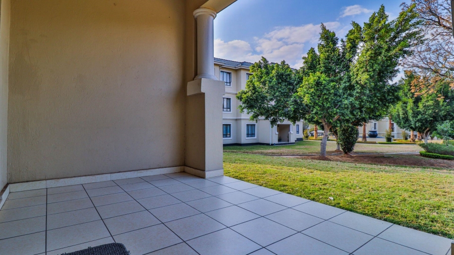 To Let 2 Bedroom Property for Rent in Broadacres Gauteng