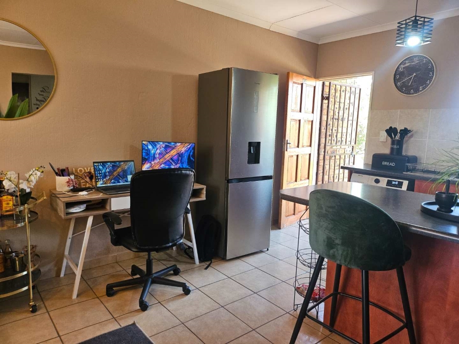 2 Bedroom Property for Sale in Roodepoort Gauteng