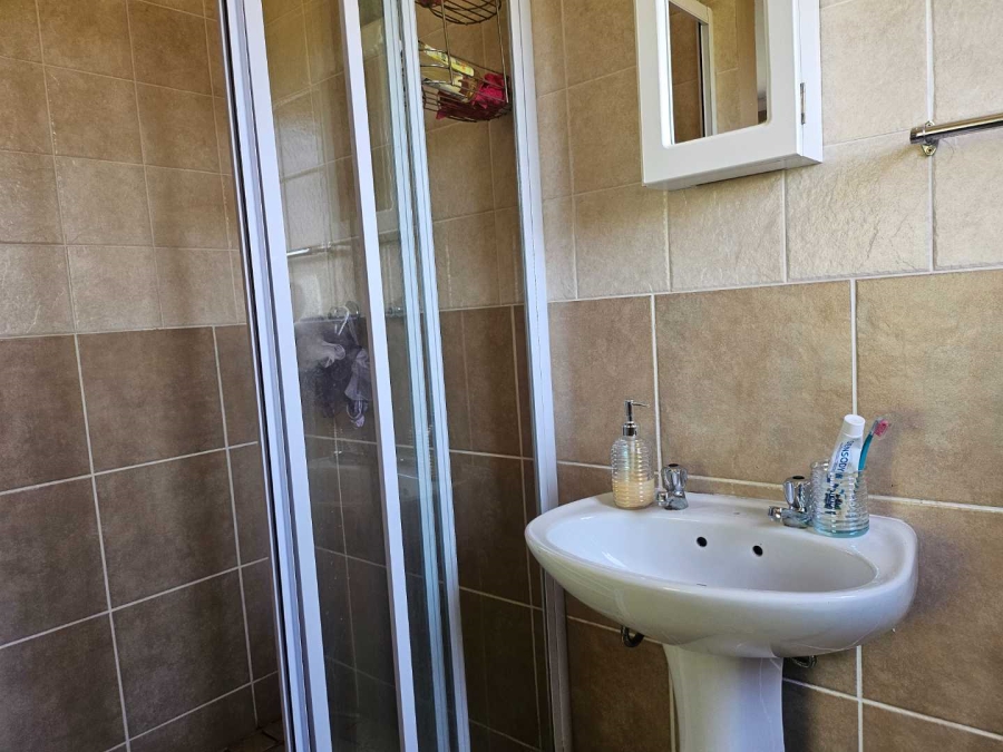 2 Bedroom Property for Sale in Roodepoort Gauteng