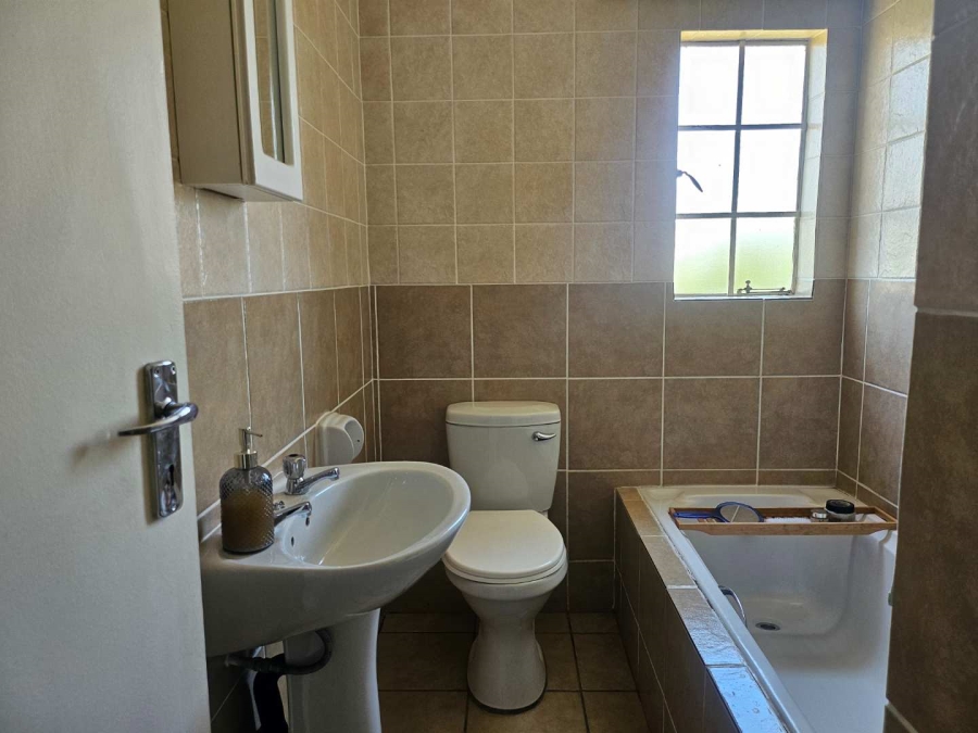 2 Bedroom Property for Sale in Roodepoort Gauteng