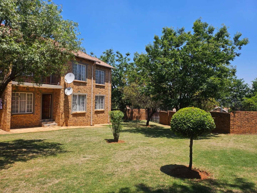 2 Bedroom Property for Sale in Roodepoort Gauteng