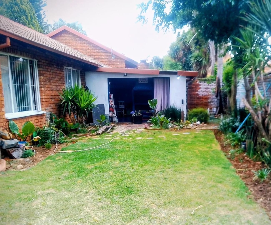 3 Bedroom Property for Sale in Garsfontein Gauteng