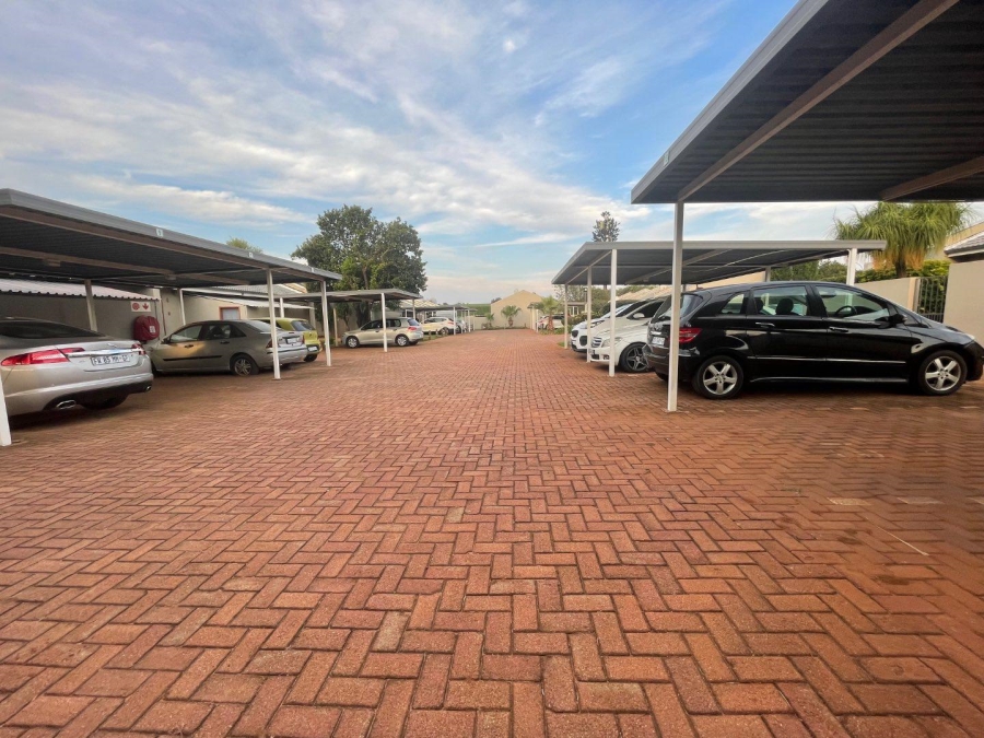 To Let 2 Bedroom Property for Rent in Birch Acres Gauteng