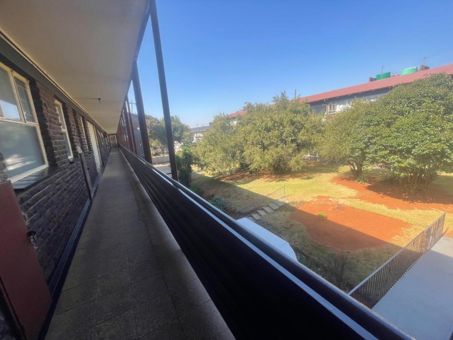 2 Bedroom Property for Sale in Rhodesfield Gauteng