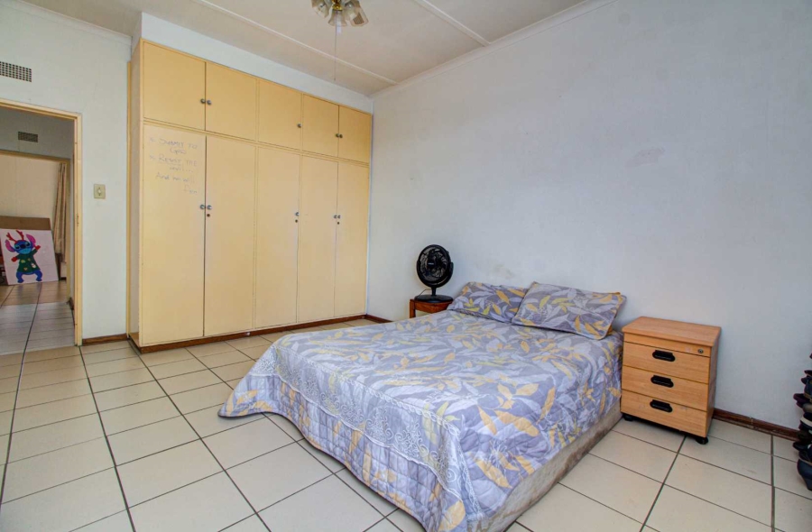 2 Bedroom Property for Sale in Florida Lake Gauteng