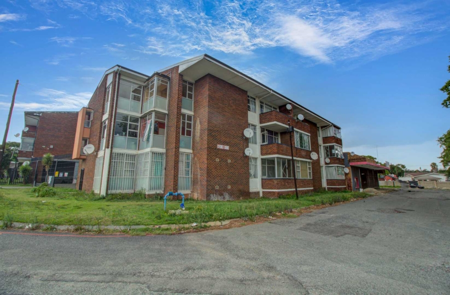 2 Bedroom Property for Sale in Florida Lake Gauteng