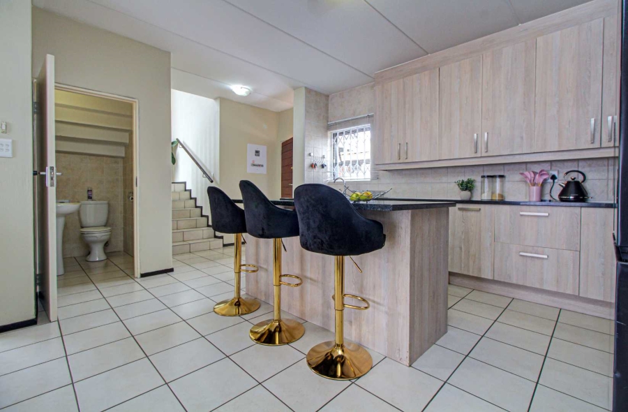 3 Bedroom Property for Sale in Wilgeheuwel Gauteng