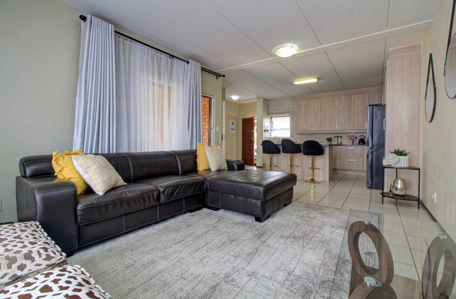 3 Bedroom Property for Sale in Wilgeheuwel Gauteng