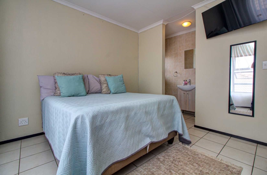 3 Bedroom Property for Sale in Wilgeheuwel Gauteng