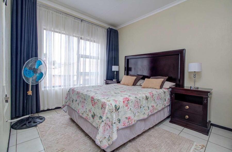 3 Bedroom Property for Sale in Wilgeheuwel Gauteng