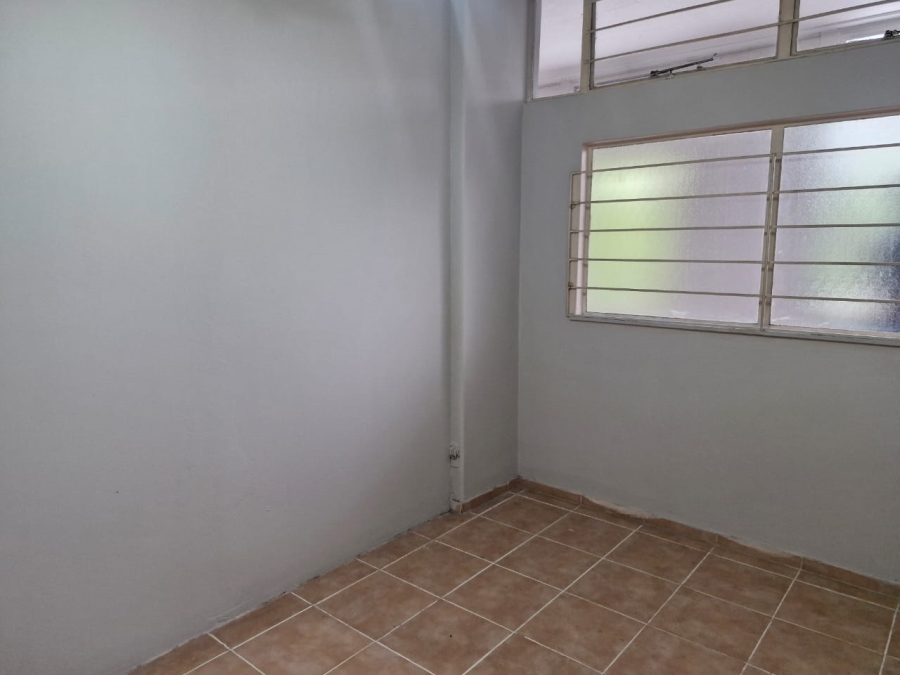 2 Bedroom Property for Sale in Benmore Gardens Gauteng