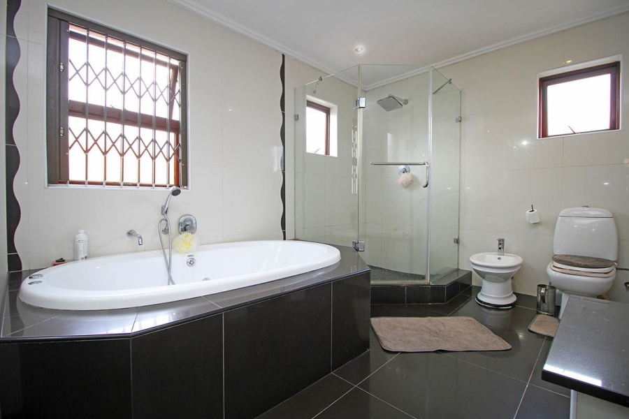 4 Bedroom Property for Sale in Orchards Gauteng