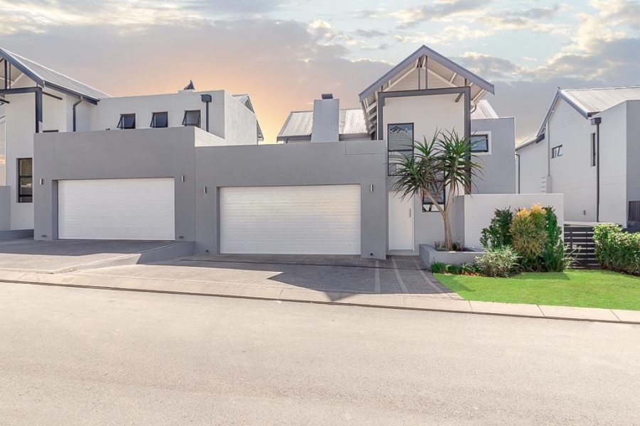 To Let 3 Bedroom Property for Rent in Broadacres Gauteng