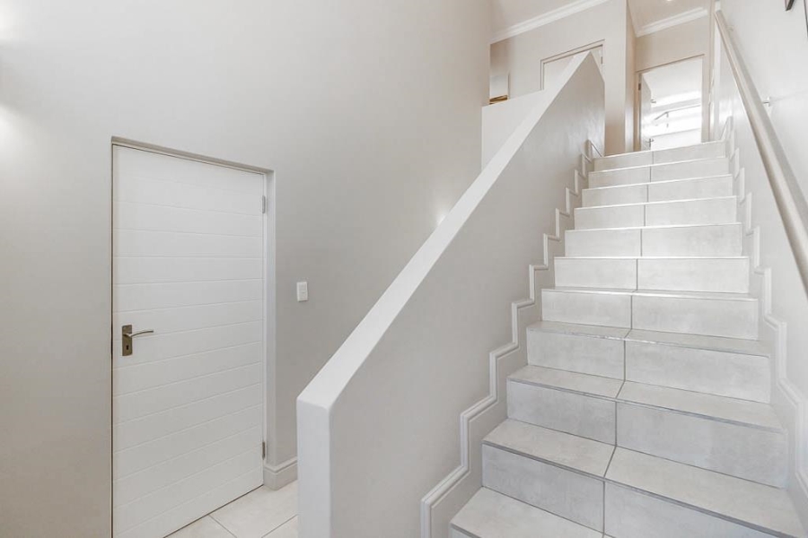 To Let 3 Bedroom Property for Rent in Broadacres Gauteng