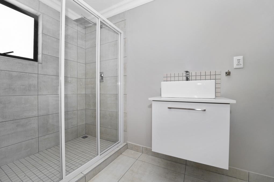 To Let 3 Bedroom Property for Rent in Broadacres Gauteng