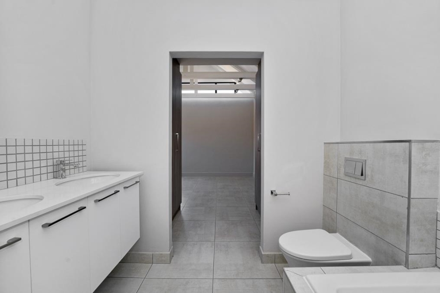 To Let 3 Bedroom Property for Rent in Broadacres Gauteng