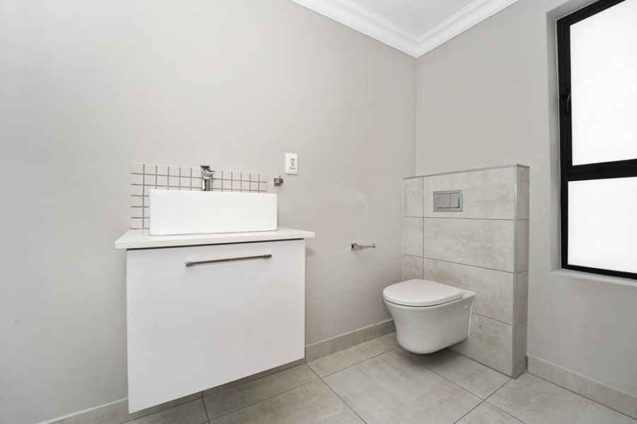 To Let 3 Bedroom Property for Rent in Broadacres Gauteng