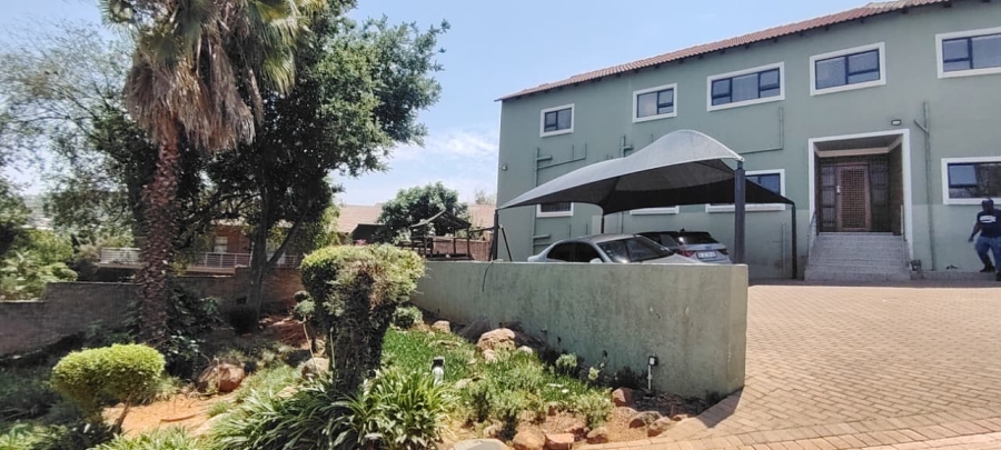 To Let 3 Bedroom Property for Rent in Mulbarton Gauteng