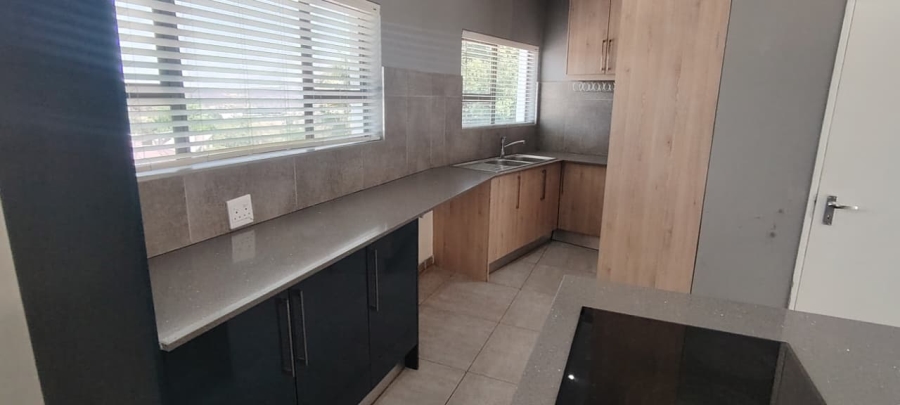 To Let 3 Bedroom Property for Rent in Mulbarton Gauteng