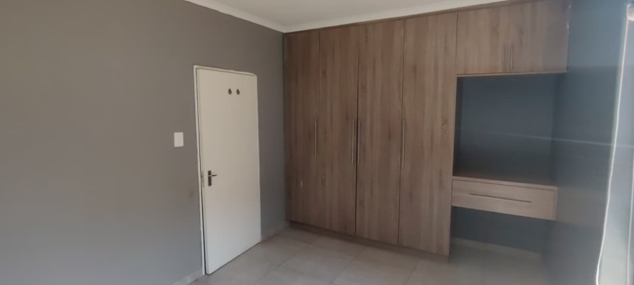 To Let 3 Bedroom Property for Rent in Mulbarton Gauteng