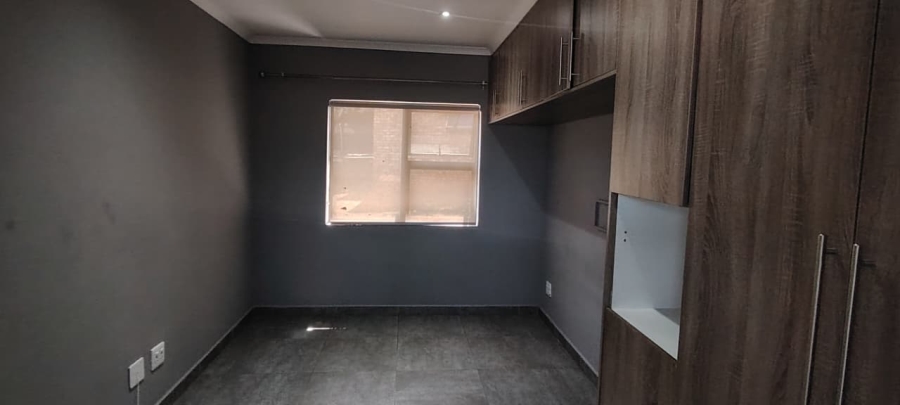 To Let 3 Bedroom Property for Rent in Mulbarton Gauteng