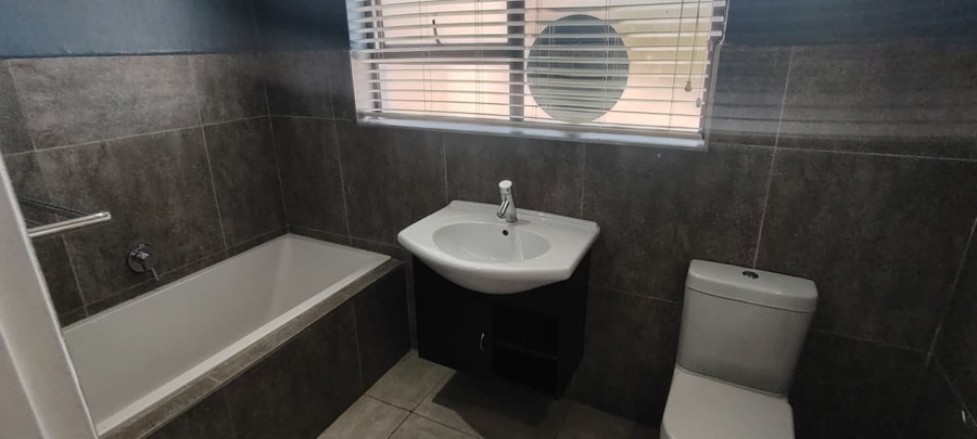 To Let 3 Bedroom Property for Rent in Mulbarton Gauteng